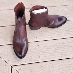 Pantanetti leather rear-zip ankle boots. Sz 39